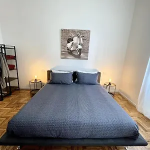 https://apt-luxury-charm-centro.italymilanhotels.net