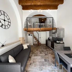 Apartament Ground Stone, Bari